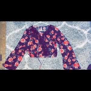 Flared sleeve crop top